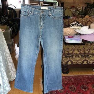 Vintage Levi’s Classic Blue Women's Perfectly Slimming Boot Cut 512 Jeans
